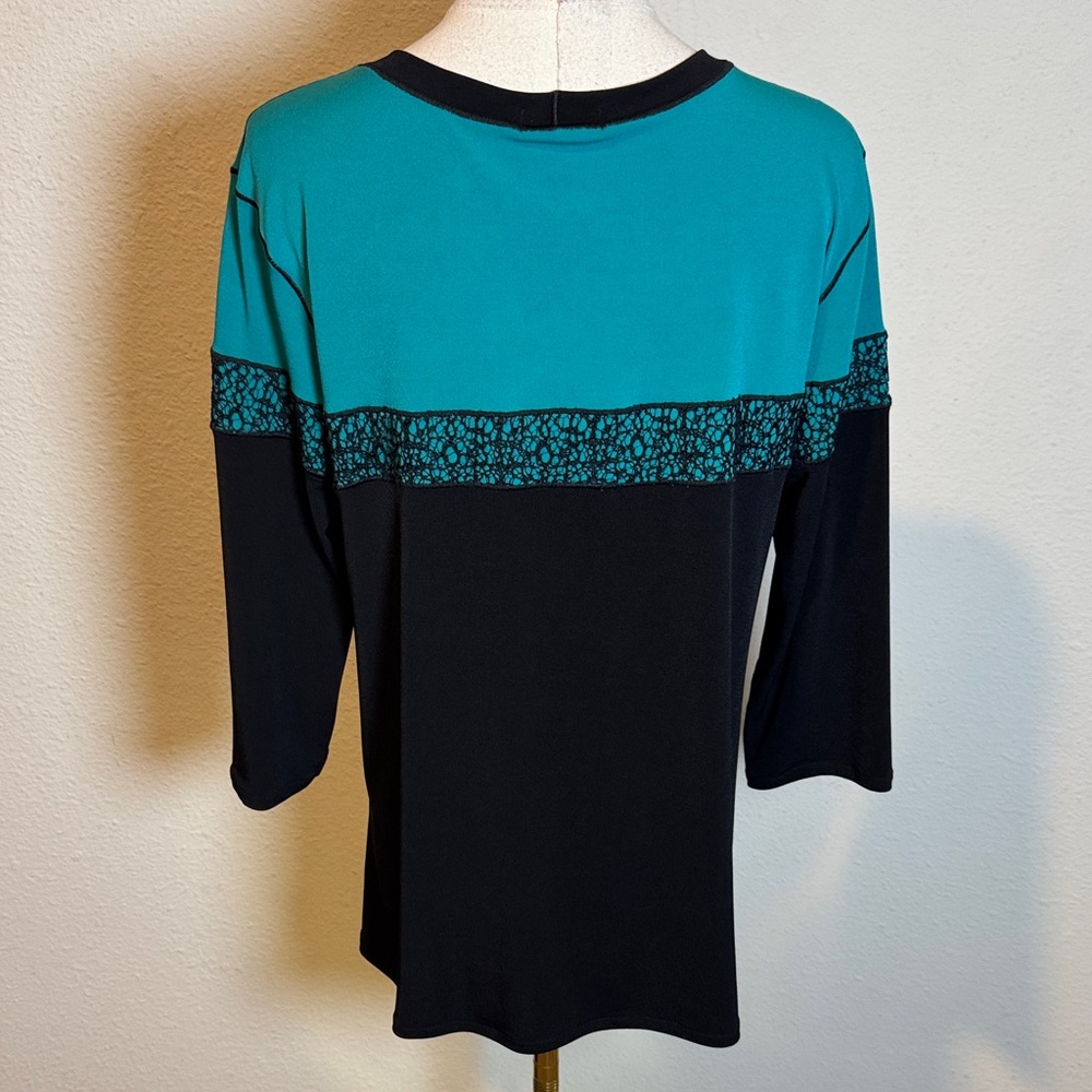 NWT Eva Varro 3/4 Sleeve Contrast Top Teal & Black Lace - Picture 4 of 8